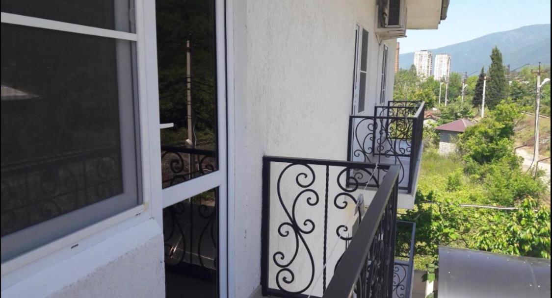 Mini-Hotel Yanson 2 Gagra Exterior photo